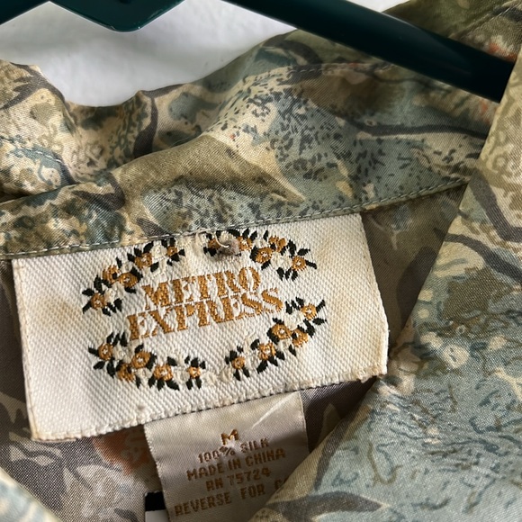 Vintage 100% silk pale green abstract short sleeve button down blouse top - Picture 2 of 9